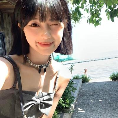 霓虹灯下的哨兵